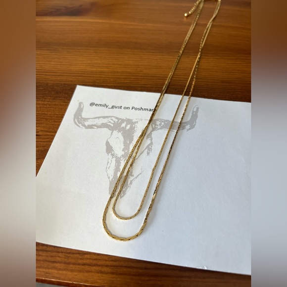 Beautiful Gold Tone Dual Chain Necklace - Picture 2 of 5